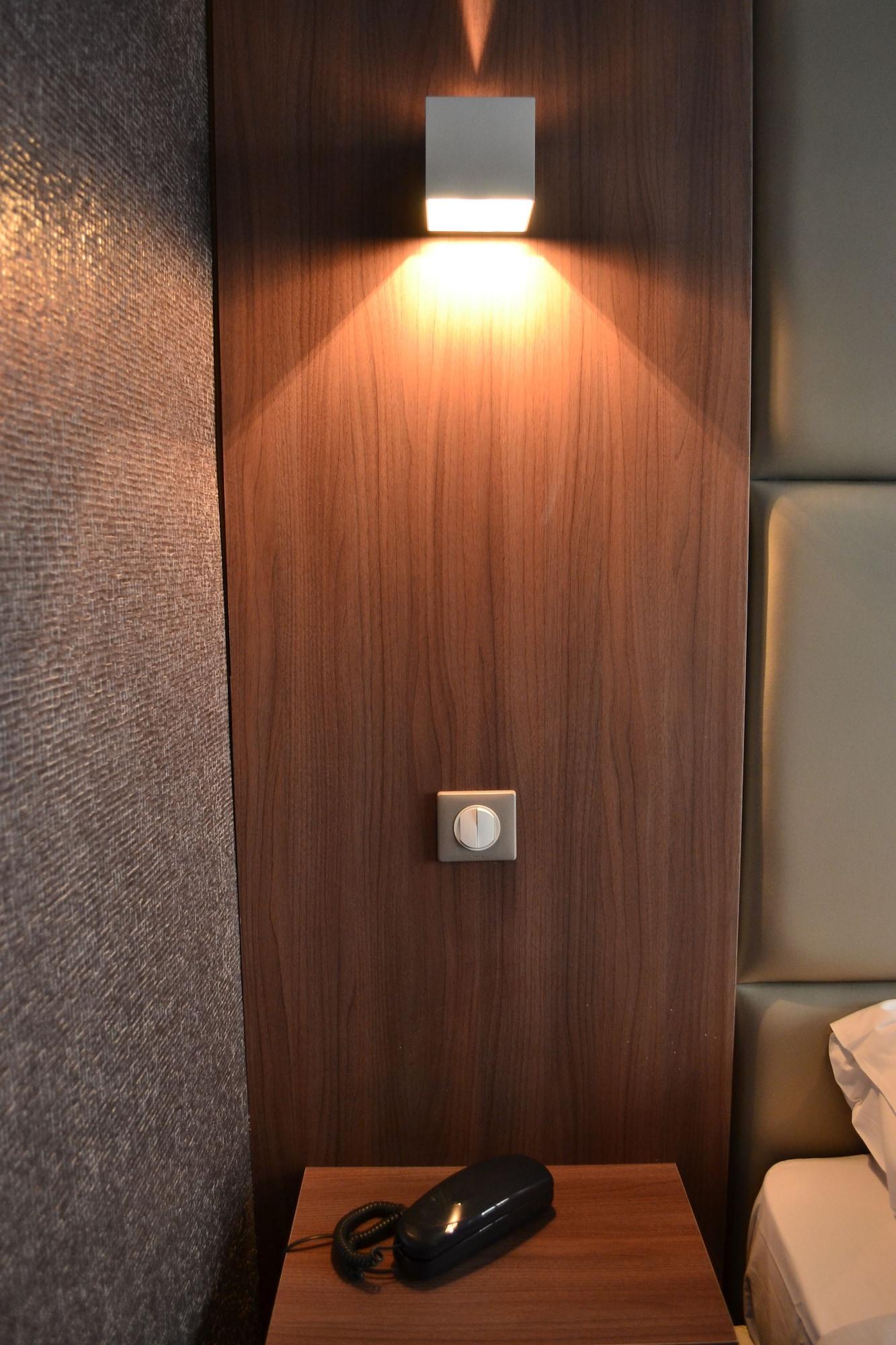 Hotel Schtak คานส์ ภายนอก รูปภาพ
